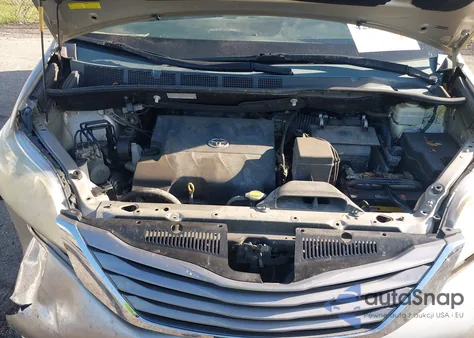 2015 Toyota Sienna Xle 8 Passenger из США, поврежденный, VIN 5TDYK3DC6FS544530